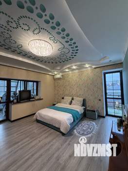 Дом 320м², 3-этажный, участок 13 сот.