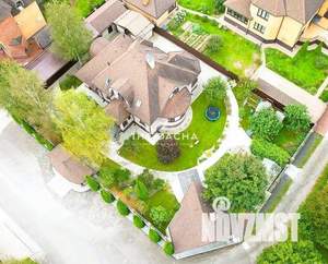 Дом 262м², 3-этажный, участок 11 сот.