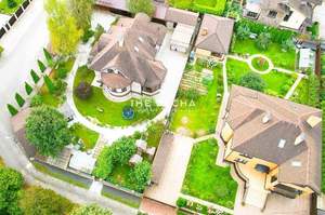 Дом 262м², 3-этажный, участок 11 сот.