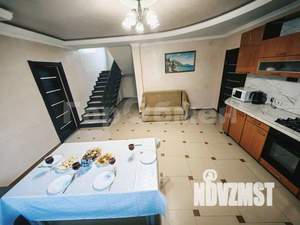 Дом 255м², 3-этажный, участок 9 сот.