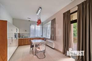 Дом 324м², 3-этажный, участок 11 сот.