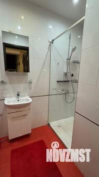 Таунхаус 280м², 3-этажный, на длительный срок, 