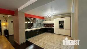Таунхаус 280м², 3-этажный, на длительный срок, 