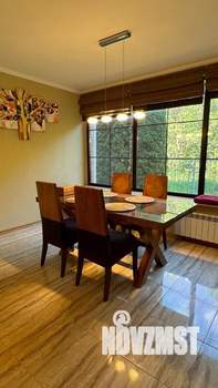 Таунхаус 280м², 3-этажный, на длительный срок, 
