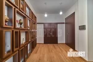 Дом 324м², 3-этажный, участок 11 сот.  