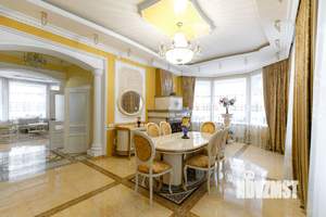 Дом 583м², 4-этажный, участок 6 сот.  