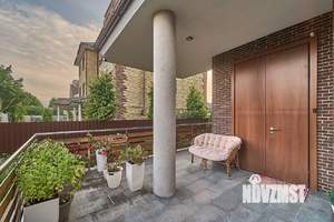 Дом 324м², 3-этажный, участок 12 сот.  