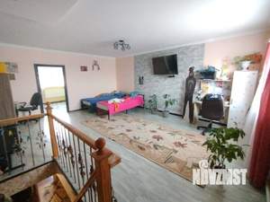 Дом 200м&sup2;, 2-этажный, участок 8 сот.  