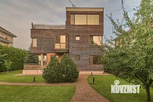 Дом 324м², 3-этажный, участок 12 сот.  