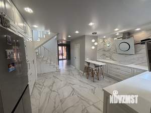 Коттедж 184м², 3-этажный, участок 5 сот.  