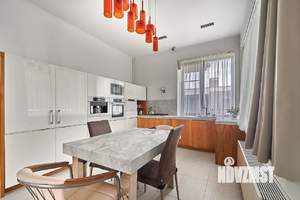 Дом 324м², 3-этажный, участок 12 сот.  