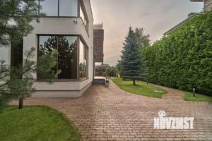 Дом 324м², 3-этажный, участок 12 сот.  