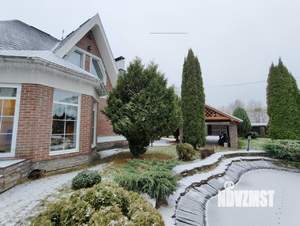 Дом 176м&sup2;, 2-этажный, участок 10 сот.  