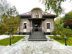 Дом 262м², 3-этажный, участок 11 сот.  