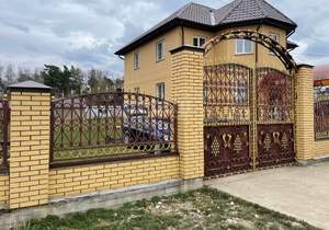 Дом 166м², 2-этажный, участок 10 сот.  