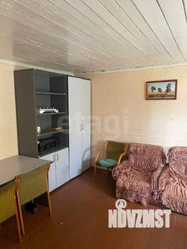 Дом 42м², 2-этажный, участок 6 сот.  