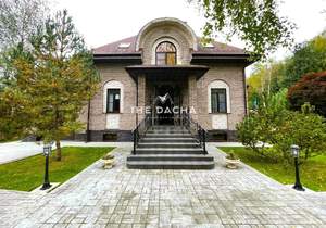 Дом 262м², 3-этажный, участок 11 сот.  