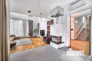 Дом 324м², 3-этажный, участок 12 сот.  