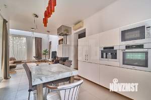 Дом 324м², 3-этажный, участок 11 сот.  