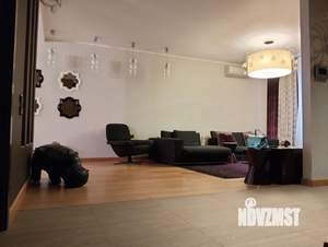 Таунхаус 300м², 3-этажный, участок 1 сот.  