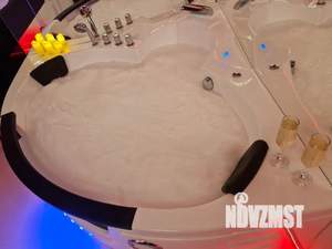 1-к квартира, посуточно, 40м2, 1/2 этаж