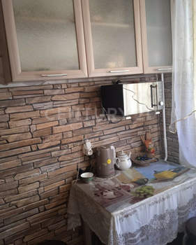 2-к квартира, вторичка, 44м2, 1/4 этаж