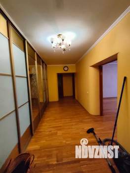 3-к квартира, вторичка, 107м2, 1/9 этаж