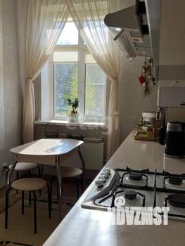 2-к квартира, вторичка, 61м2, 1/3 этаж