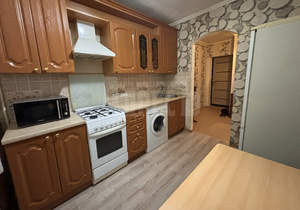 2-к квартира, вторичка, 52м2, 1/9 этаж