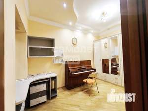 4-к квартира, вторичка, 88м2, 1/3 этаж