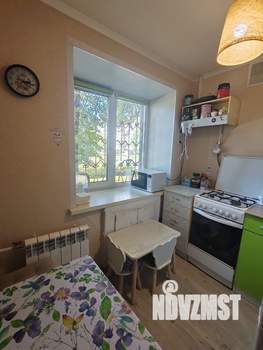 2-к квартира, вторичка, 49м2, 1/4 этаж