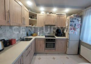 2-к квартира, вторичка, 56м2, 1/10 этаж