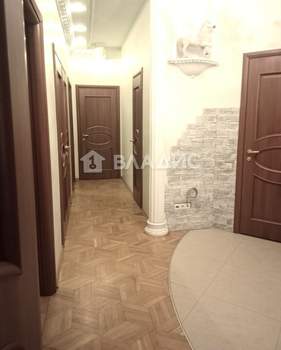 4-к квартира, вторичка, 110м2, 2/3 этаж