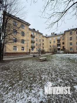 2-к квартира, вторичка, 60м2, 1/4 этаж